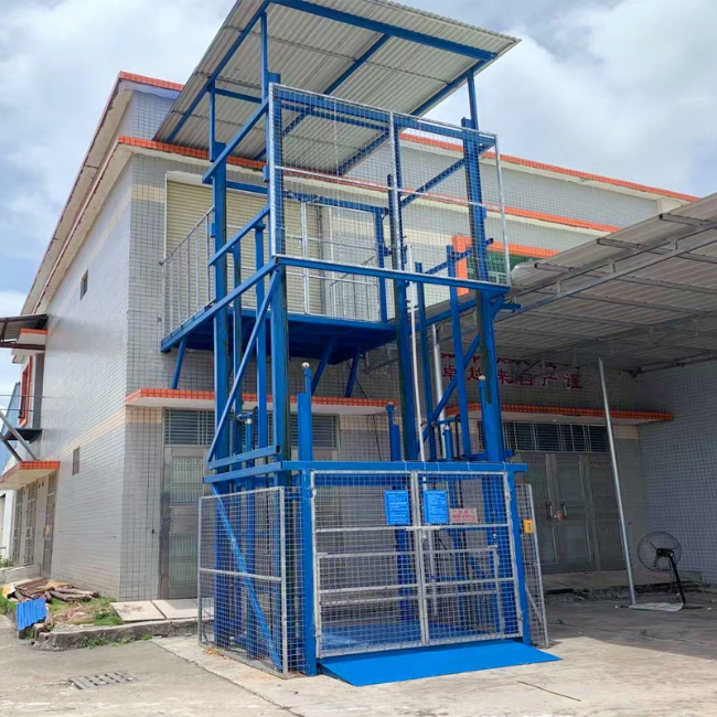 邢台建材厂室外升降货梯安装